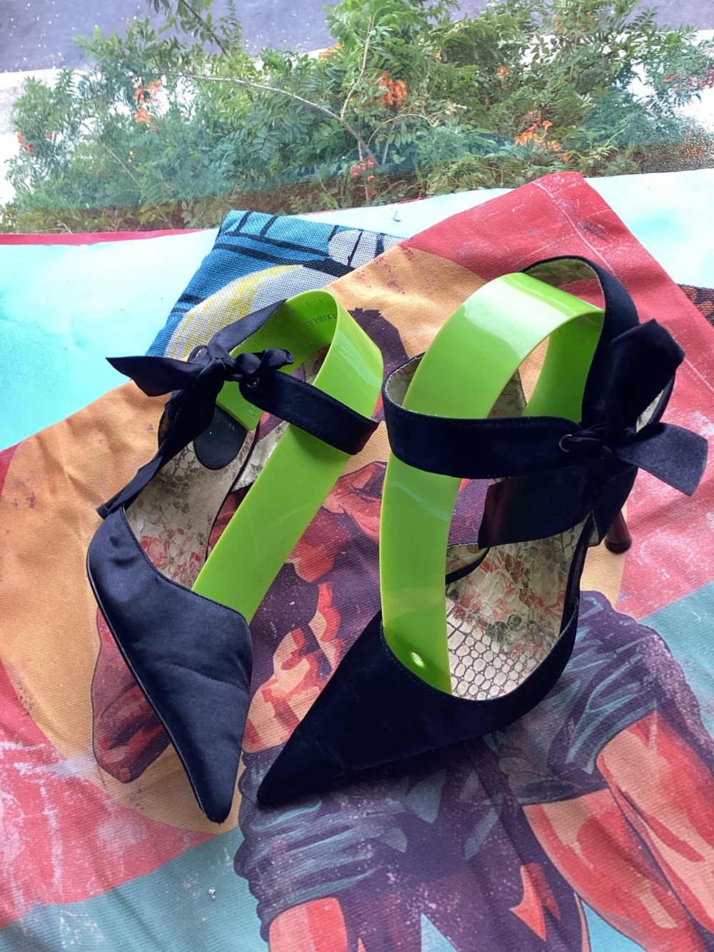 Bakers very pointy satin heel